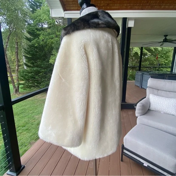 VINTAGE Borgana — Gorgeous Cream and Black Faux Fur Women's Coat— SPECTACULAR ! - Picture 10 of 14
